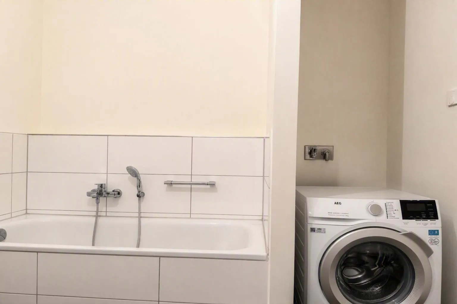 moderne 2-Zimmer-Maisonette-Wohnung mit Loggia in HH-Hammerbrook - Photo 4