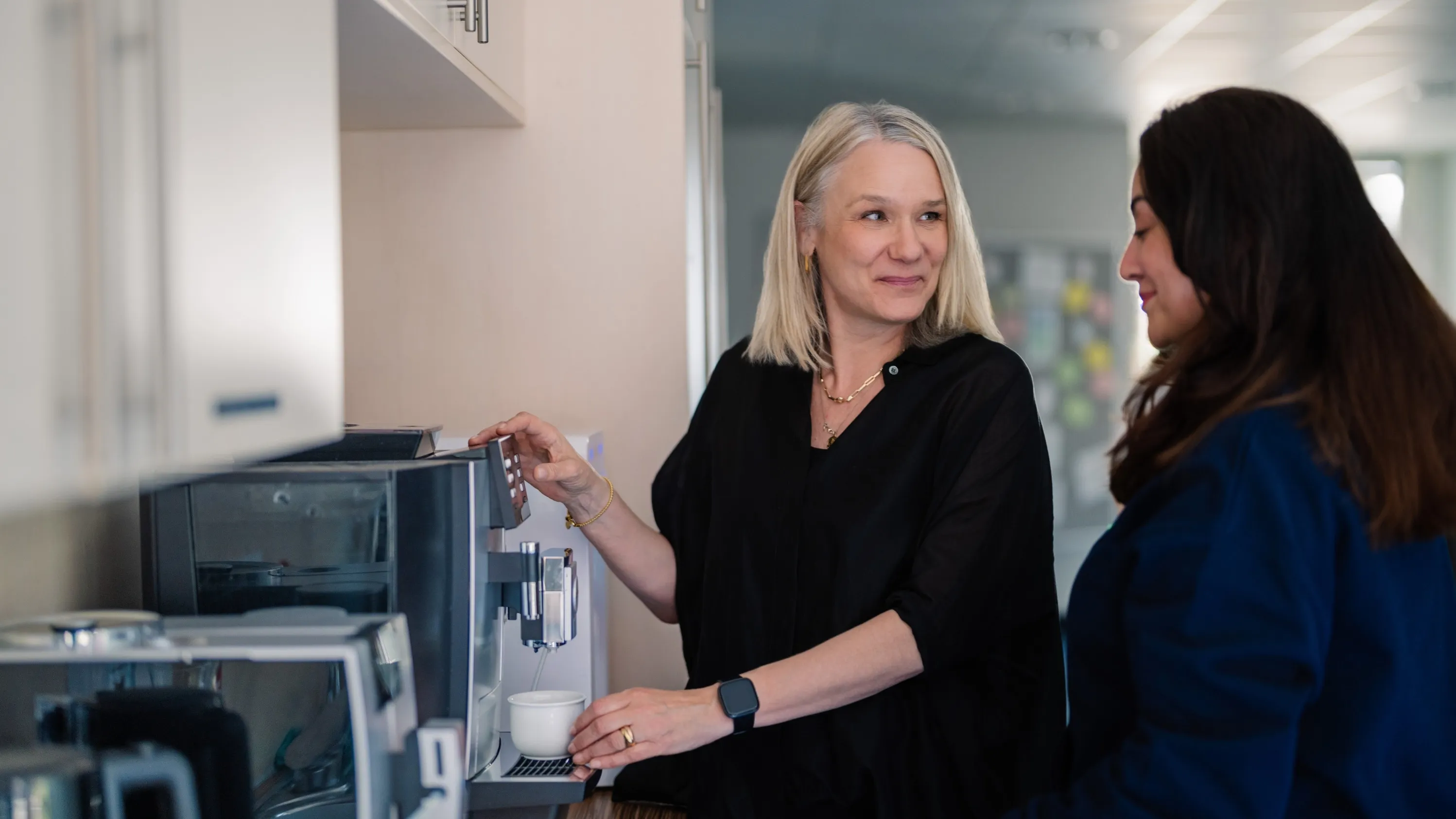 Frank Mitarbeiter pausen Austausch 