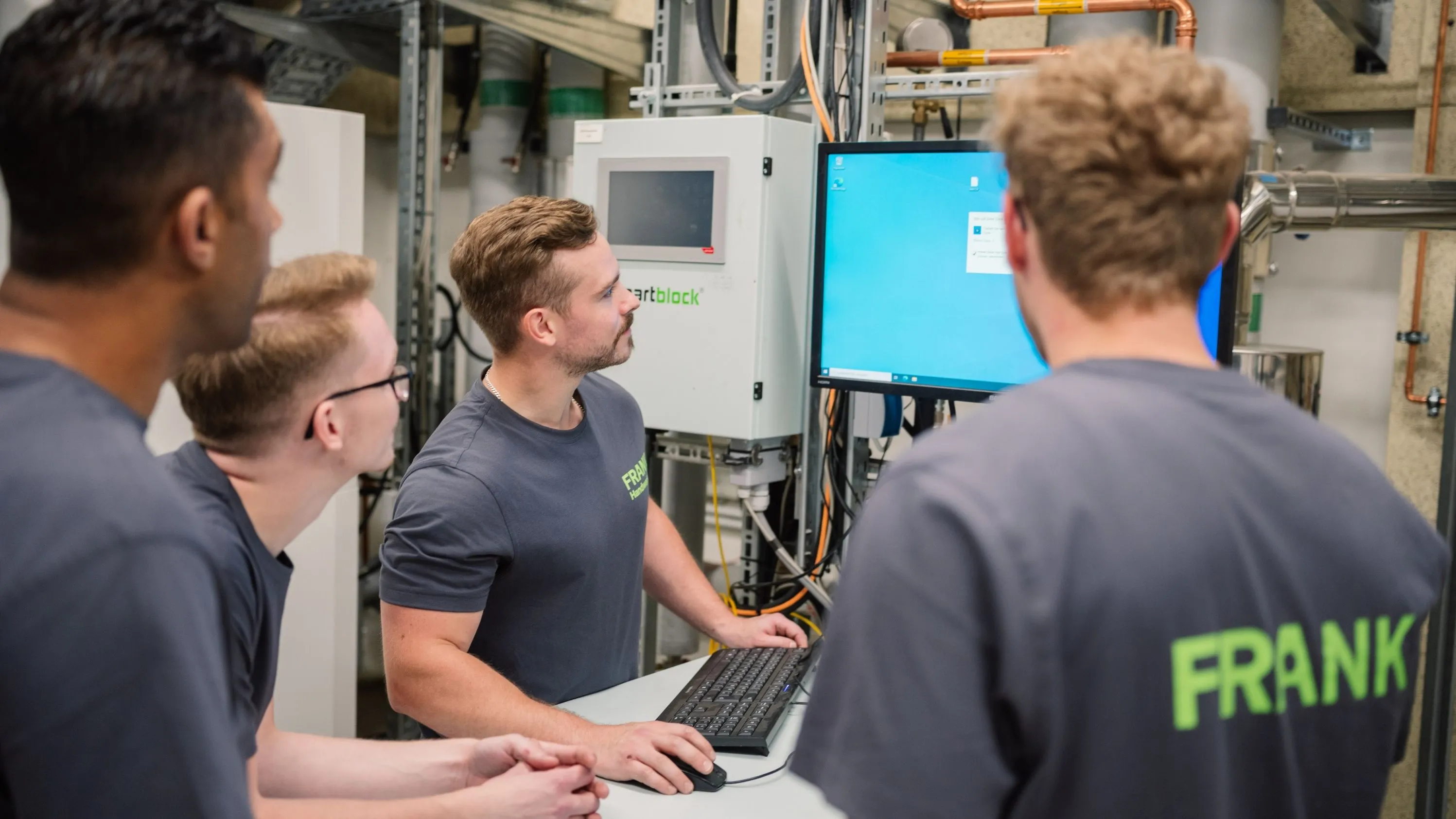 FRANK Handwerk Mitarbeiter bei der Arbeit