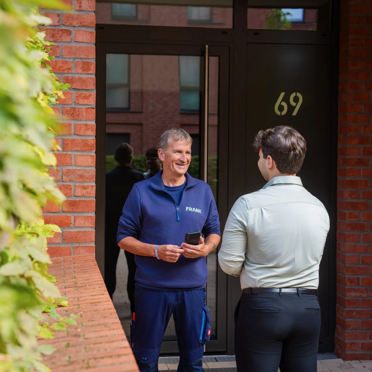 FRANKs Hausmeister sind stets im Austausch