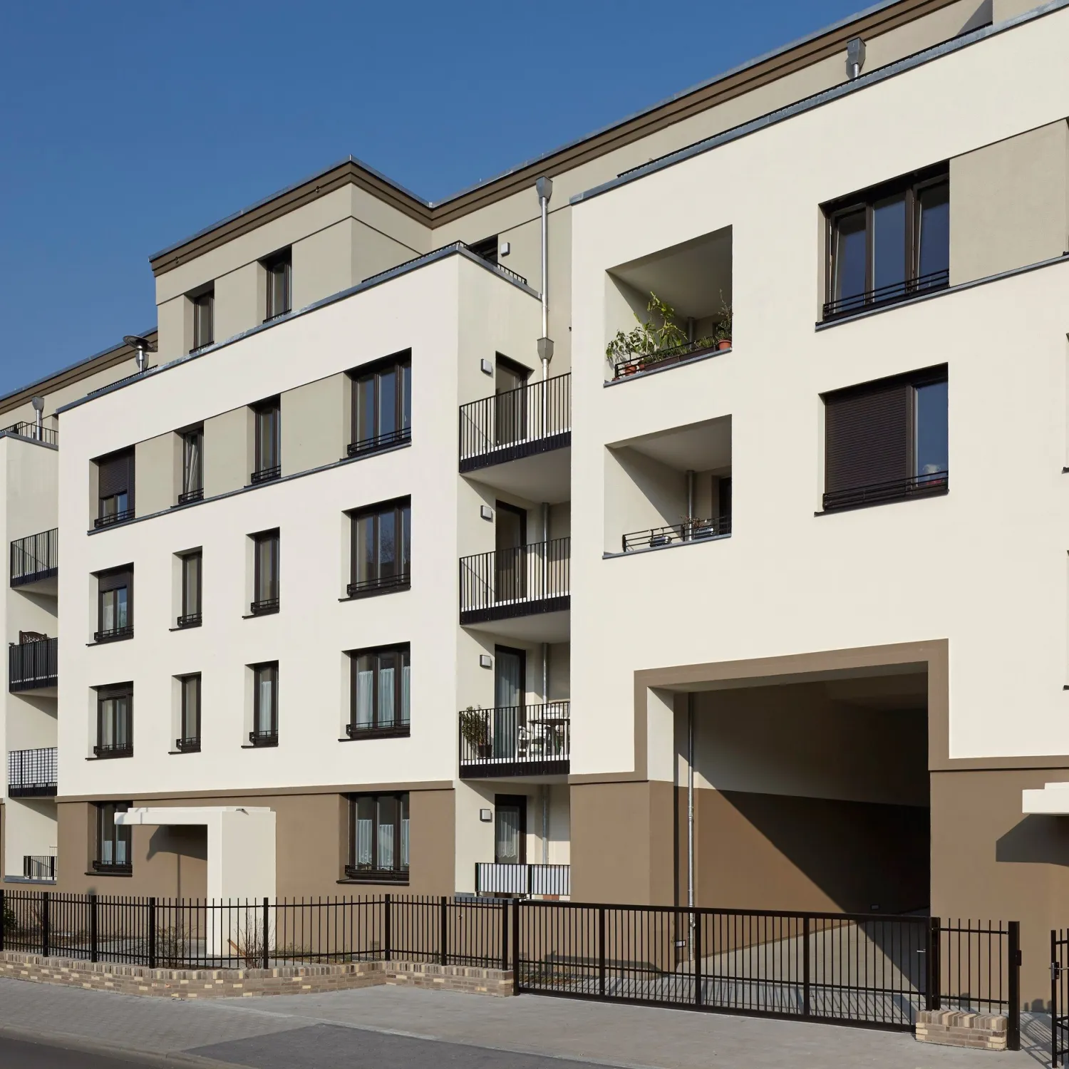 FRANK-Seniorenwohnen in Frankfurt: Mehrgenerationenquartier mit Freizeitangebot, Betreuung und Seniorentreff.