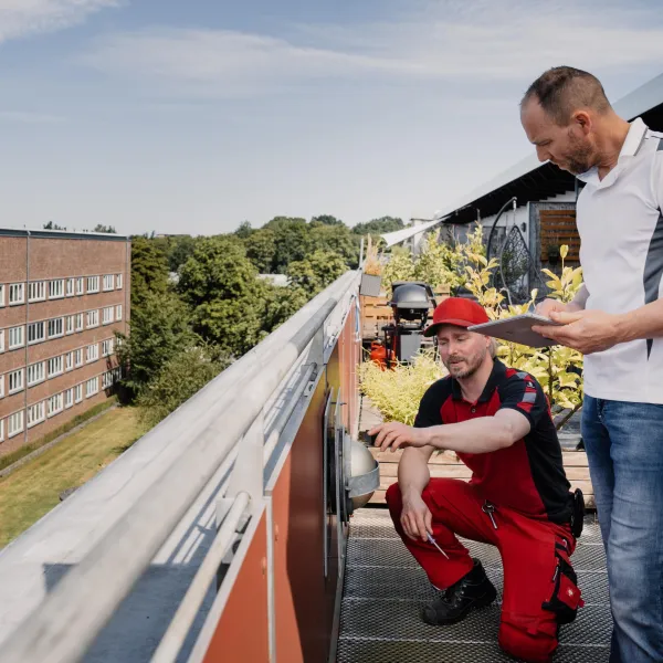 FRANK-Mitarbeitende übernehmen die Technisches Bestandsmanagement bei einer Objektbegehung. 