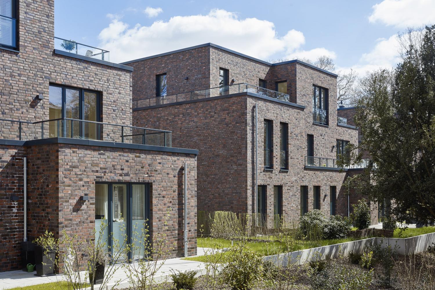 FRANK Services Development Im Alte Dorfe